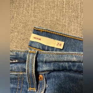Levi Wedgie Jeans - Size 24